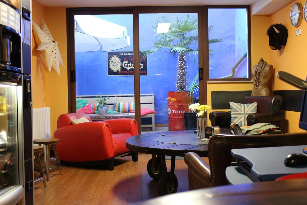 Hostal Erasmus By Gaiarooms Salamanque Extérieur photo